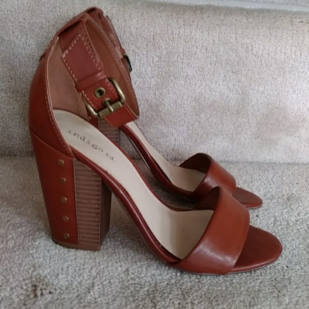 Indigo Rd. Irimagen-R Block Studded Heel 7M Brown